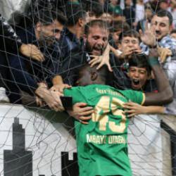 Gol kralı duble yaparak takımına 3 puanı getirdi