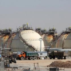 İran'da petrol rafinesinde yangın