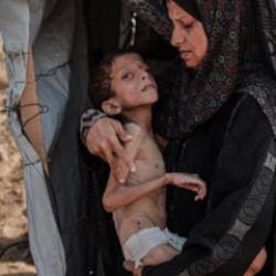 İsrail'in yeni savaş politikası: Gazze halkını silahla değil a&ccedil;lıkla yok ediyor