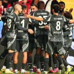 Kartal uçuşa geçti! Akdeniz'de Beşiktaş fırtınası