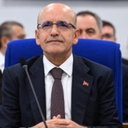 Mehmet Şimşek hasta olduğu iddialarına yanıt verdi