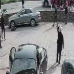 Dolmuş ciple &ccedil;arpıştı: 11'i &ouml;ğrenci, 13 yaralı