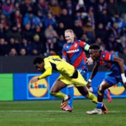 Plzen'de skandal karar! Duran'ı indirdiler, penaltı verilmedi