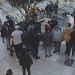 Sarıyer’de milli yıldıza silah çekip şemsiye fırlattılar