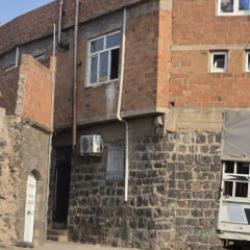 Siverek'te evde silahlı &ccedil;atışma: 1 &ouml;l&uuml;, 8 g&ouml;zaltı