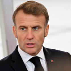 Sosyalistlerden h&uuml;k&uuml;mete tehdit: Hikaye bitmedi! Fransa'da b&uuml;t&ccedil;e krizi devam ediyor