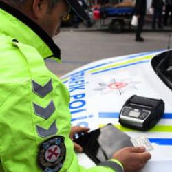 S&uuml;r&uuml;c&uuml;ler dikkat: 993 TL ceza yazılacak! Artık mecburiyet getirildi