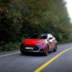Toyota, C-HR Hybrid modelinin "GR SPORT" donanımını ürün gamına ekledi