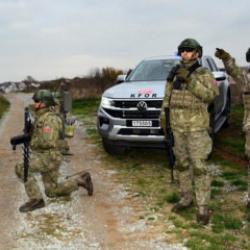 Türk askeri, Kosova'da devriye faaliyetlerine devam ediyor