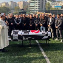 Vefat eden Beşiktaş'ın altyapı teknik sorumlusu Hikmet Çapanoğlu için tören düzenlendi