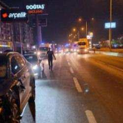 Yolun karşısına geçmeye çalışan 2 kadına otomobil çarptı: 1 ölü, 1 ağır yaralı