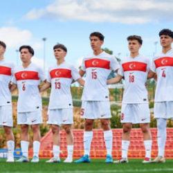 16'lık yıldız adayı hat-trick yaptı! Milliler 5 golle kazandı