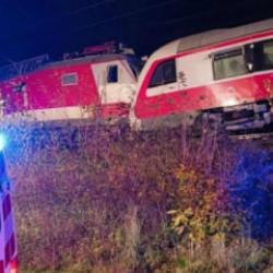 2 yolcu treni çarpıştı! Çok sayıda yaralı var