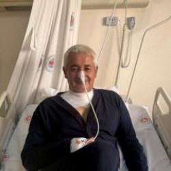 35 yıl sigara i&ccedil;ti, gırtlağının yarısı alındı