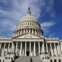 ABD'de h&uuml;k&uuml;met a&ccedil;ılıyor: Ge&ccedil;ici b&uuml;t&ccedil;e tasarısı onaylandı