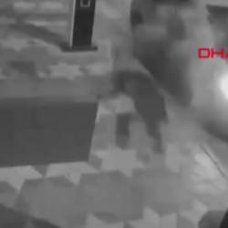 Ankara'da otomobil durağa daldı: 6 yaralı; kaza anı kamerada