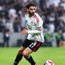 Beşiktaş'ta ipler gerildi! Rafa Silva'dan Başkan Adalı'ya: Futbolu bırakmak istiyorum