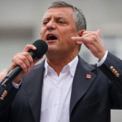 Cahil, müfteri ve edepsiz!