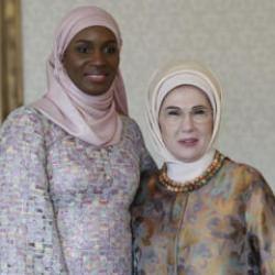 Emine Erdoğan, Senegal Cumhurbaşkanının eşi Faye ile g&ouml;r&uuml;şt&uuml;