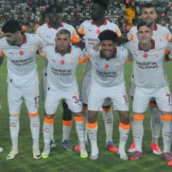 Galatasaray'da ayrılık: Okan Buruk saatler &ouml;nce son kararını verdi