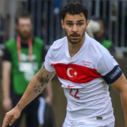 Galatasaray'ın milli yıldızına sürpriz teklif! Ayrılığa sıcak bakıyor