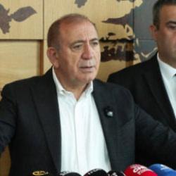 Gürsel Tekin'den Aziz İhsan Aktaş'a suç duyurusu