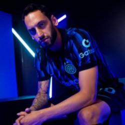 Hakan Çalhanoğlu'na büyük onur! En iyisi seçildi