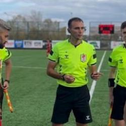 Hakemin futbolcuya söylediği şey maçın önüne geçti! 