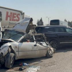 Hatay&rsquo;da kamyon dehşeti: Kırmızı ışıkta bekleyen 6 araca &ccedil;arptı, yaralılar var