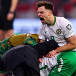 İmkansızı başardılar! 5 gollü maçı 90+6'da kazanarak play-off bileti aldılar