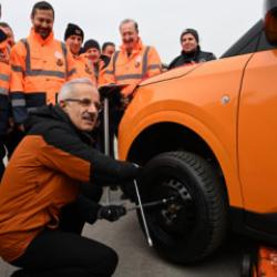 Kış lastiği uygulaması başlıyor, Bakan Uraloğlu duyurdu! Süre arttı, 5 ay zorunlu olacak..