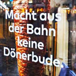 Köln'de döner üzerinden çirkin afiş: Türklere hakaret
