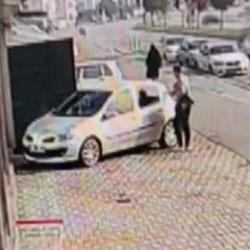 Park halindeki aracı &ccedil;izip hi&ccedil;bir şey olmamış gibi yoluna devam etti