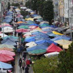 Pazarcıların tutumları marketlere yönlendiriyor