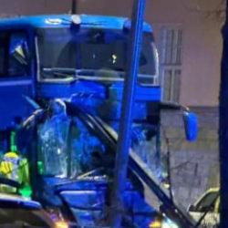 Stockholm'de otob&uuml;s durağa daldı: &Ouml;l&uuml;ler ve yaralılar var!