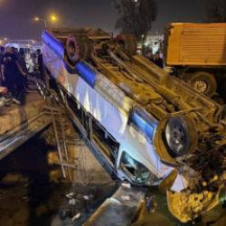 Tarsus&rsquo;ta yolcu minib&uuml;s&uuml; ile otomobil &ccedil;arpıştı: 10 yaralı