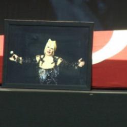 Usta sanat&ccedil;ı Muazzez Abacı i&ccedil;in AKM'de t&ouml;ren d&uuml;zenlendi