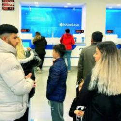 Yoğun ilgi sistemi kilitledi! Vatandaşlar bankalara akın etti!