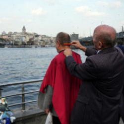 13 ülke ve 80 şehirde bedava tıraş: Neşeli Günler’deki ‘Ziya’ karakteri gerçek oldu