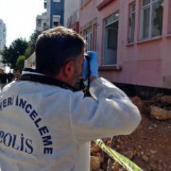 Antalya'da esrarengiz olay: Binada yanmış ceset bulundu