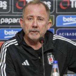 Beşiktaş'ta gözler transfere çevrildi! Hedefteki ilk isim ortaya çıktı
