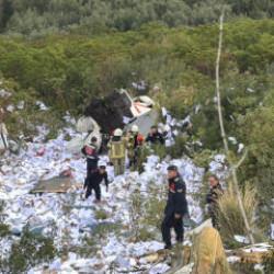 Bursa'da feci kaza! Kağıt y&uuml;kl&uuml; TIR, u&ccedil;urumdan yuvarlandı: 2 &ouml;l&uuml;