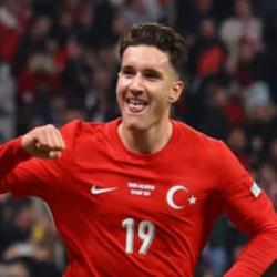 Galatasaray milli futbolcunun peşinde! Farioli'nin takımı fiyat d&uuml;ş&uuml;rd&uuml;