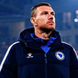 Edin Dzeko'lu Bosna Hersek tarihi fırsatı kaçırdı! 