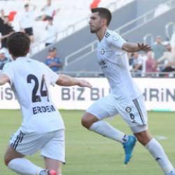 Galatasaray'da 5 kupa kazanmıştı: 37 yaşında takıma geri döndü