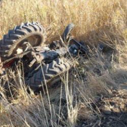Gaziantep'te feci kaza: Trakt&ouml;r&uuml;n s&uuml;r&uuml;c&uuml;s&uuml; &ouml;ld&uuml;
