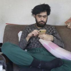 Hatay'da yıllardır dışarı çıkmayan Barış, arkadaşının nişanına katıldı