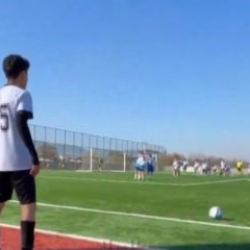 Henüz 13 yaşında! Attığı golle ağızları açık bıraktı