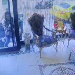 İşte zehirlenen B&ouml;cek ailesinin otele giriş g&ouml;r&uuml;nt&uuml;leri