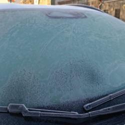 Kars eksi 13'ü gördü: Araç camları buz tuttu